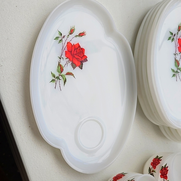 Vintage Federal Rosecrest Milk glass, full set of Lunch Ware Mid Century 1950's - Picture 4 of 7